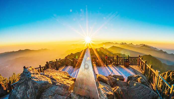 Chinh phục “Nóc nhà Đông Dương” – đỉnh Fansipan ở độ cao 3,143m