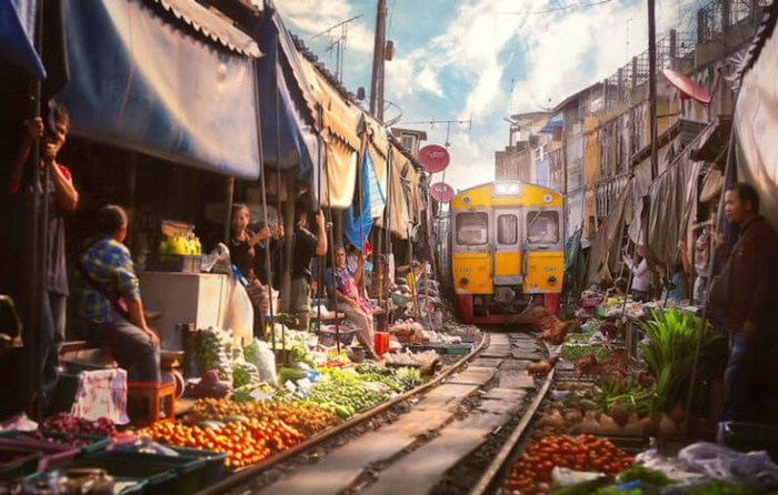 Chợ đường sắt Maeklong
