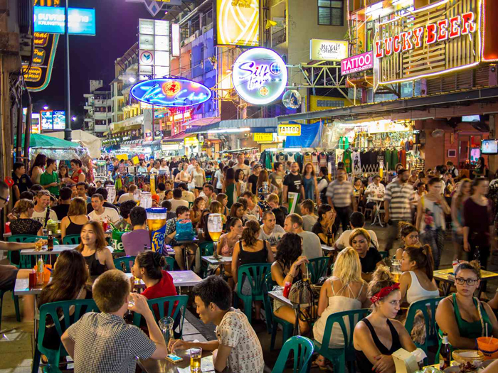 Đường Khaosan là một trong những con đường nổi tiếng nhất ở Bangkok