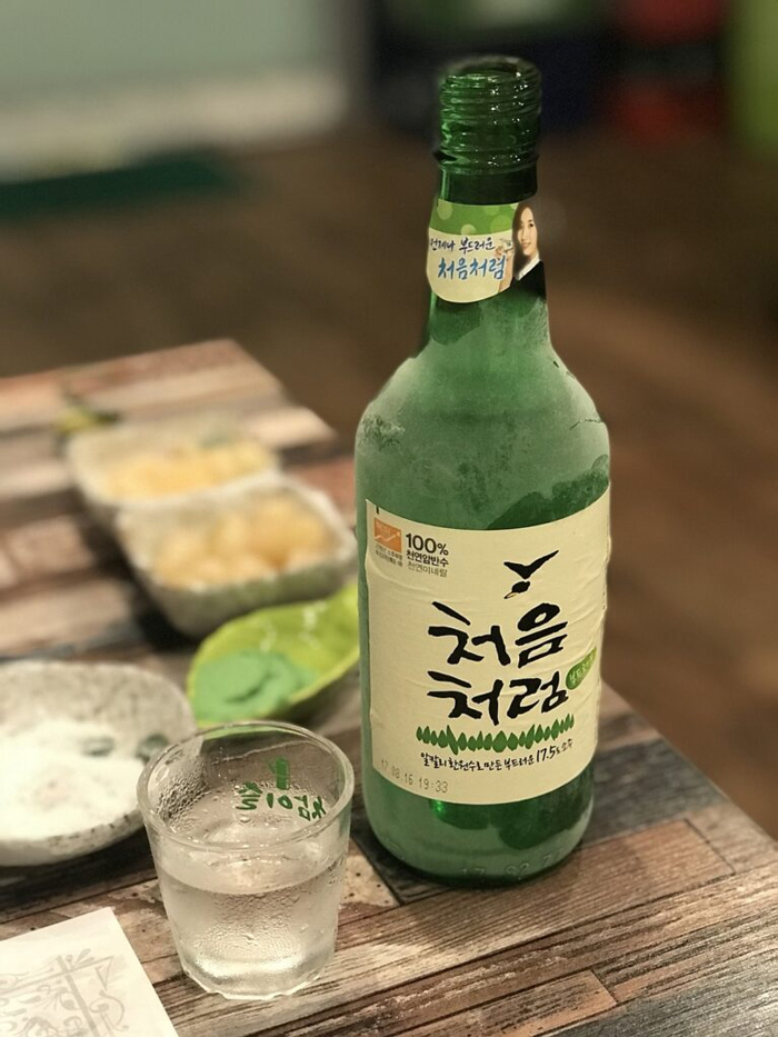 Soju là một loại rượu gạo được chưng cất 