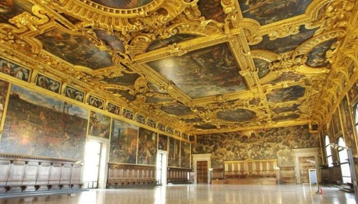 Bên trong cung điện Doge’s Palace