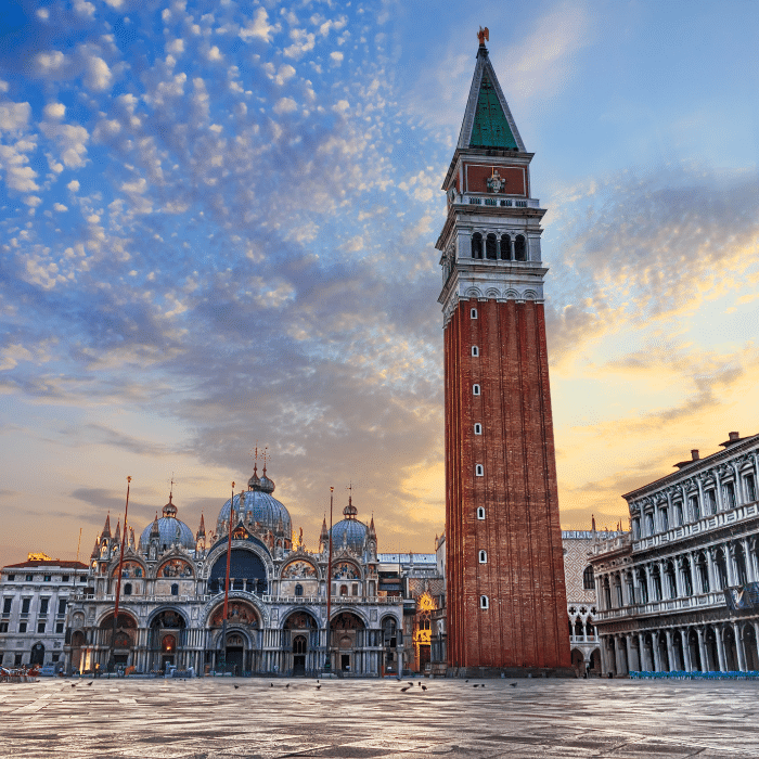 Quảng trường thánh Piazza San Marco