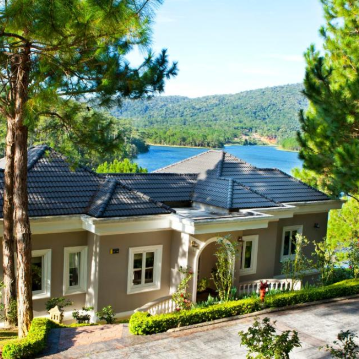 Dalat Edensee cách trung tâm thành phố khoảng 12 km
