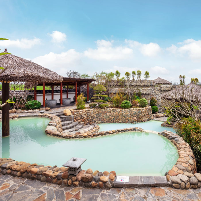 Kobi Onsen Resort Hue sở hữu một vị thế không thể tuyệt vời hơn