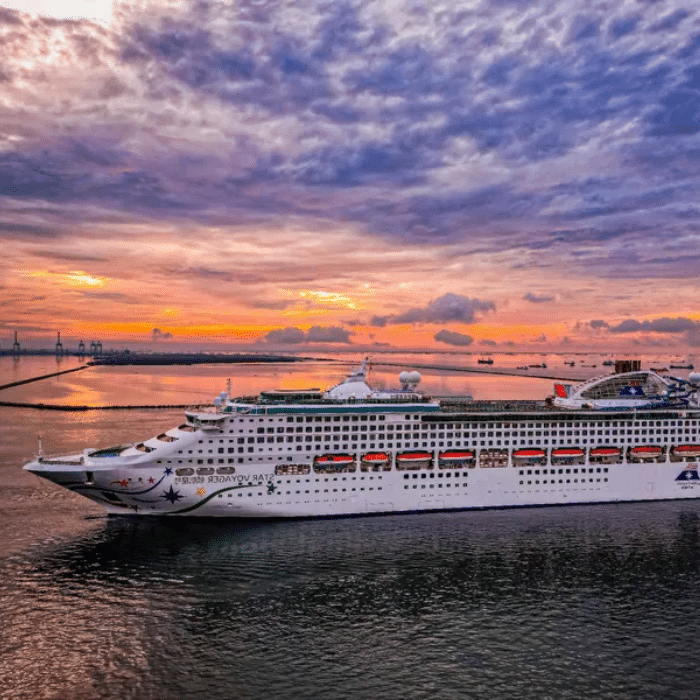 Quý khách tập trung tại cảng Phú Mỹ để làm thủ tục lên tàu