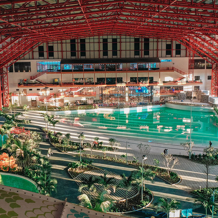 Là resort 5 sao duy nhất tại Đà Nẵng sở hữu tổ hợp công viên nước trong nhà và ngoài trời