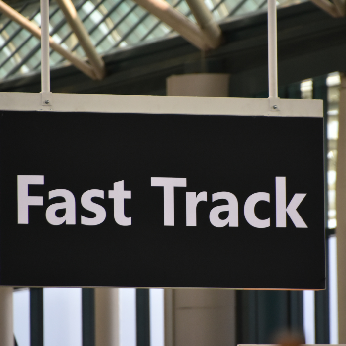 Dịch vụ Fast Track còn gọi là dịch vụ ưu tiên tại sân bay