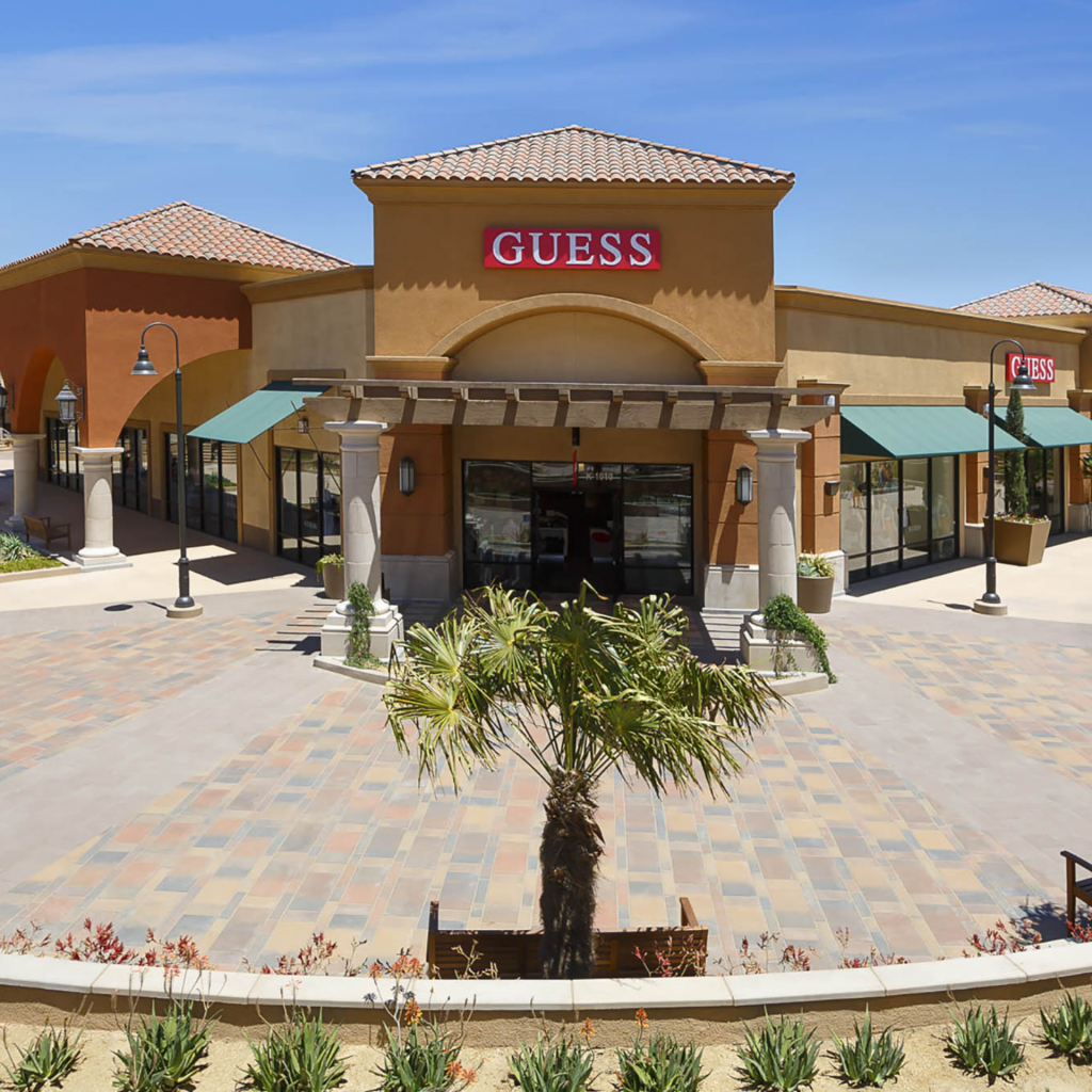Desert Hills Premium Outlets