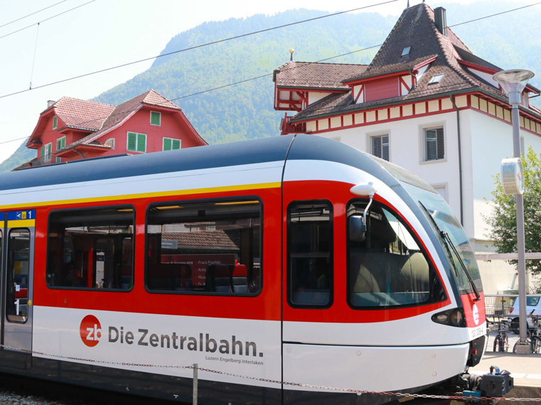 Nên Chọn Swiss Travel Pass Hay Swiss Half Fare Card Cho Chuyến Du Lịch Thụy Sĩ