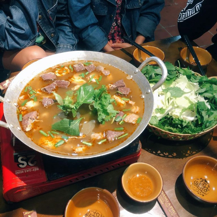 Thắng cố nấu củi và mèn mén – ẩm thực đặc sản người Lô Lô tại Lô Lô Chải Hà Giang