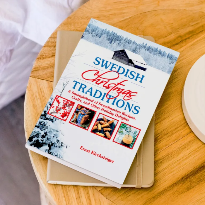 Cuốn sách “Swedish Christmas Traditions”