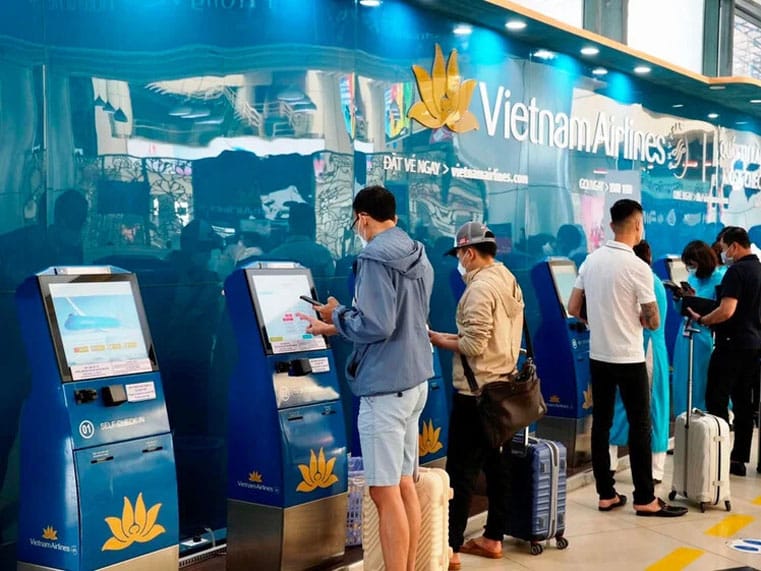 Hành khách không ký gửi hành lý, bắt buộc làm thủ tục bằng VNeID hoặc kiosk từ 1/12