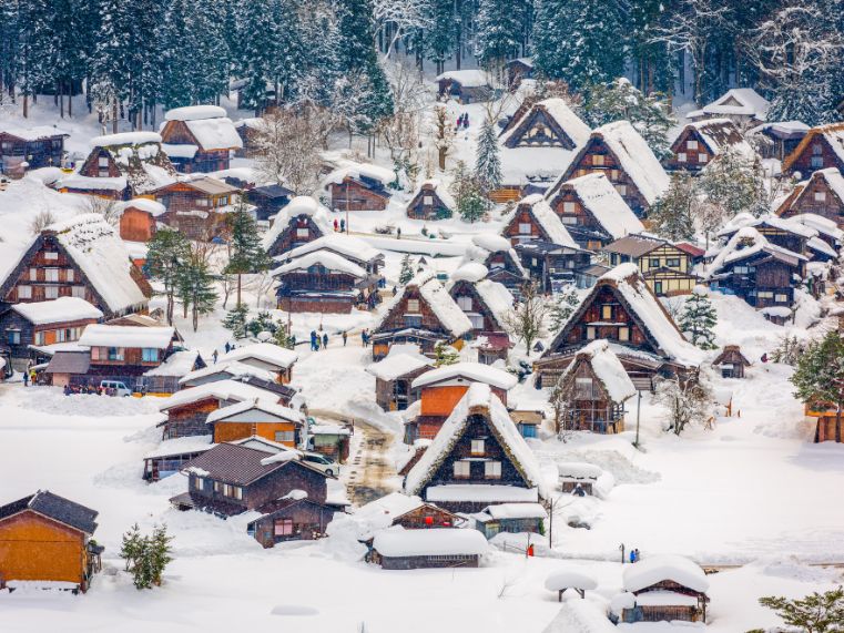 Làng Cổ Shirakawago | Di Sản UNESCO Đẹp Như Cổ Tích Giữa Lòng Nhật Bản
