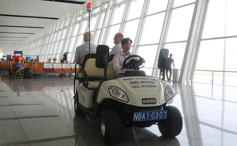 Xe điện miễn phí tại khu vực cách ly tầng 3 của nhà ga T2