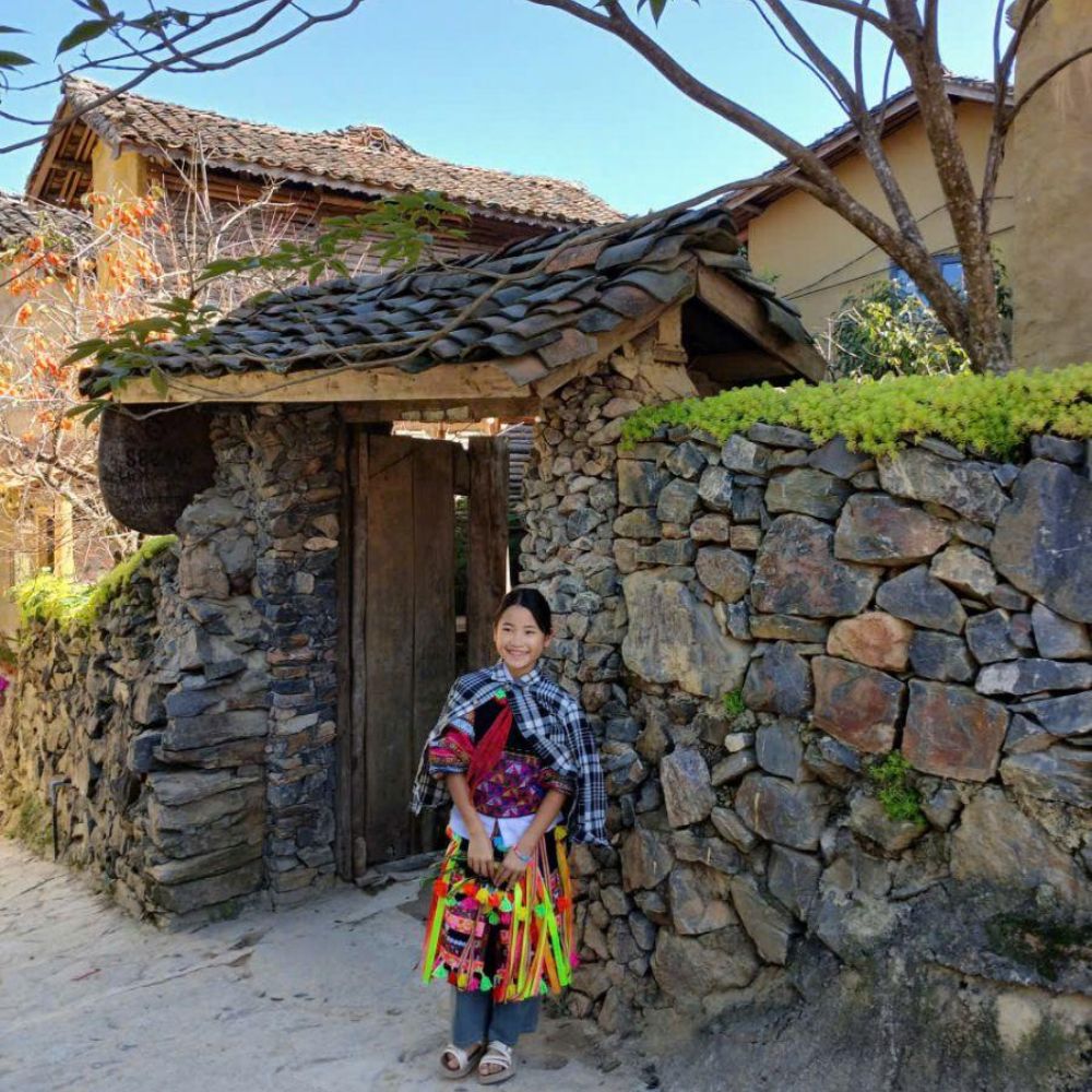 Bản Lô Lô Chải
