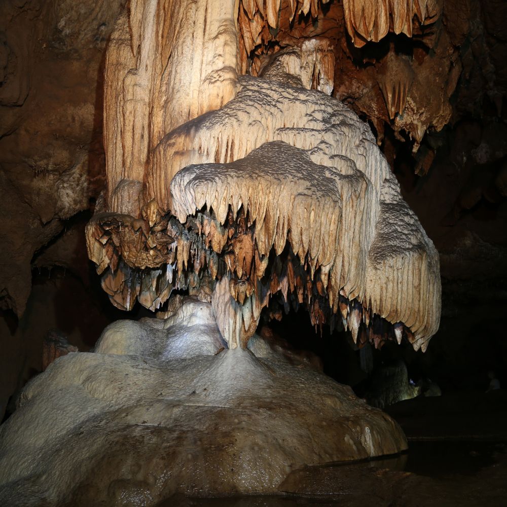 Hang Tham Luông