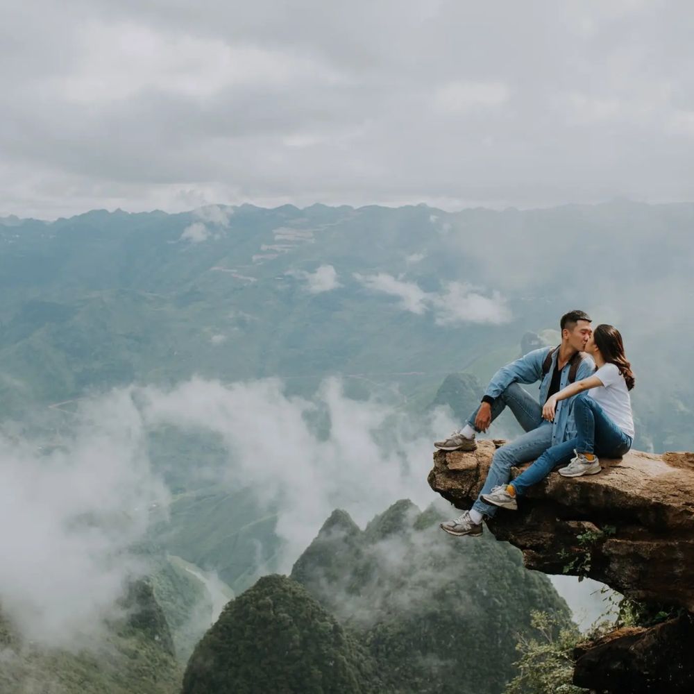 Mỏm đá Tứ Thần