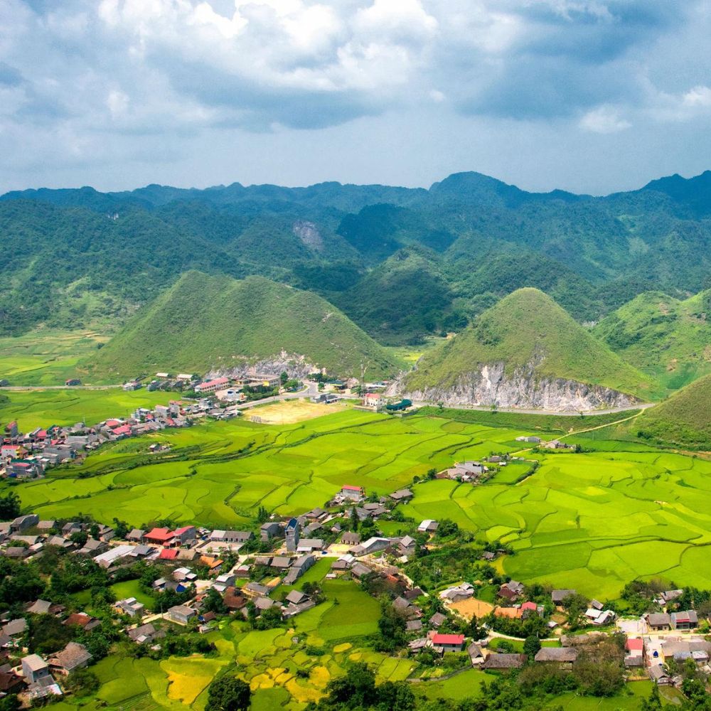 Núi Đôi Quản Bạ